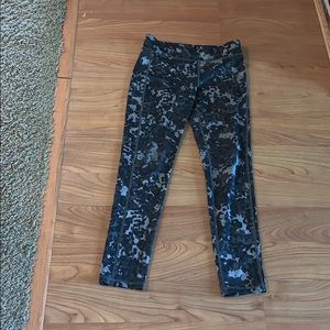 Old Navy Active Girls black gray camo leggings